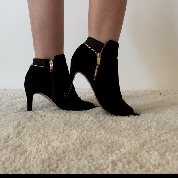 Marc Fisher heel booties - Size 6 - Picture 1 of 9